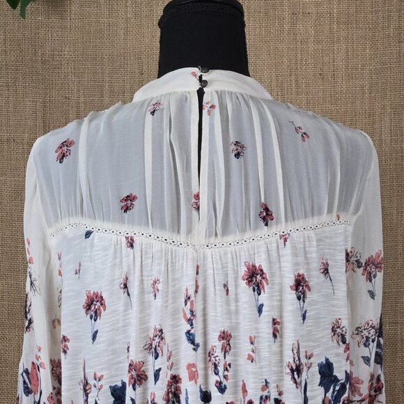 Lucky Brand Sheer Split Sleeve Floral Blouse - NWOT - Picture 6 of 16